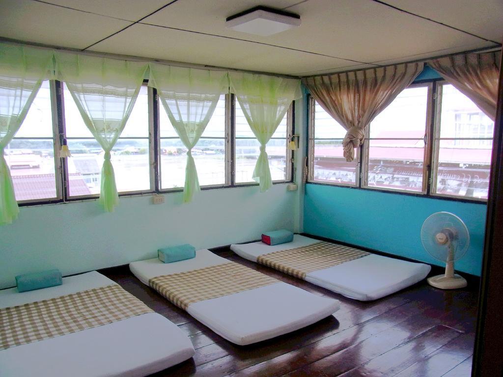 28 Rachabutr Hostel Ubon Ratchathani Habitación foto